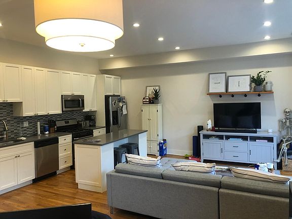 4th image of 3507 N Wilton Ave #2S