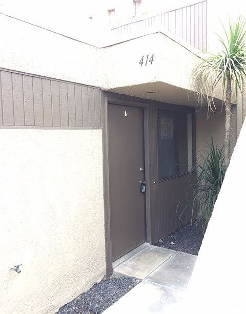 1st image of 414 Bradshaw Ln