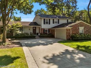 31462 Waltham Dr, Beverly Hills, MI 48025