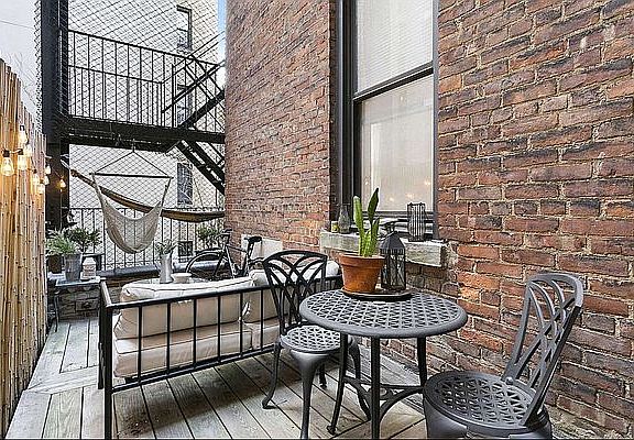 4th image of 312 W 101st St APT 4