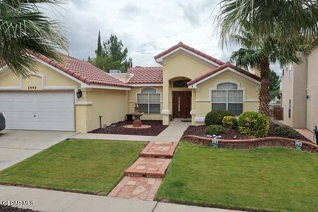 4 bed, 2.0 bath, 1927 sqft, $3,000 — Photo 4