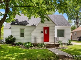 2526 Forest Grove Ave SW, Wyoming, MI 49519