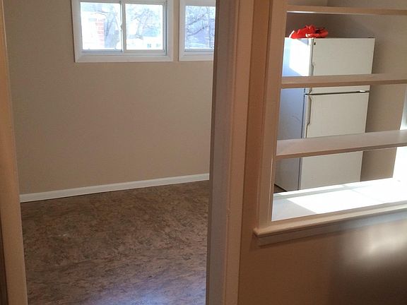 Bonus room off of kitchen