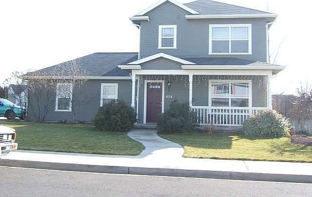 1st image of 454 SE Stanford Pl