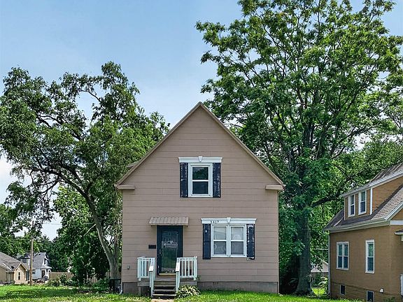 4th image of 3417 Seward St