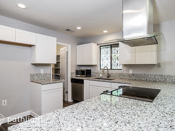 4th image of 3430 W Benjamin Holt Dr