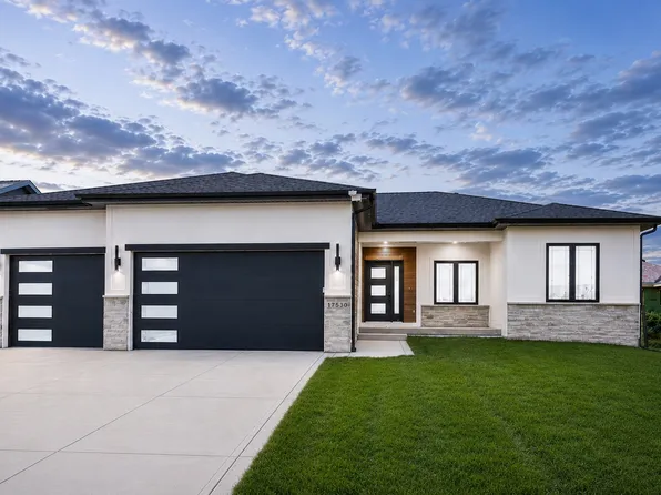 17530 Northview Dr, Urbandale, IA 50323