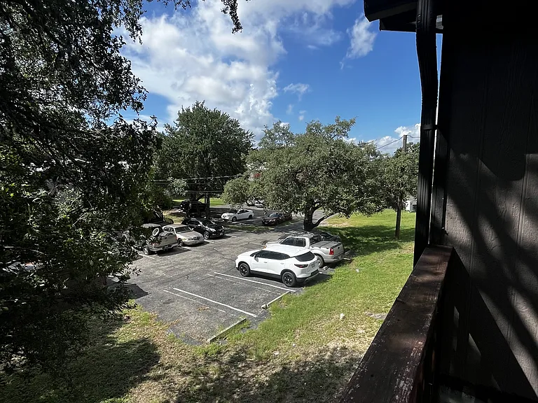 821 Bracewood Cir #D — Photo 12