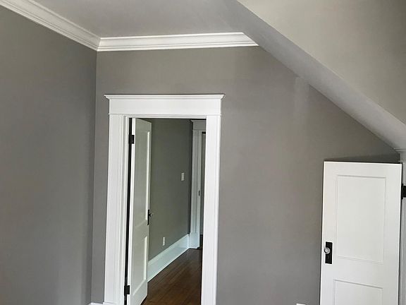 Foyer/Front Entry