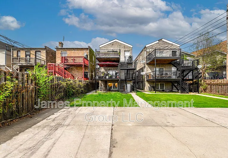 2711 W Congress Pkwy #1 — Photo 11