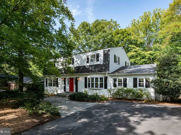 5124 Clinton Rd, Alexandria, VA 22312
