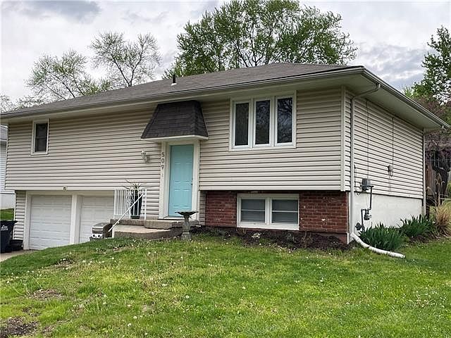 1st image of 509 NE Summit Dr