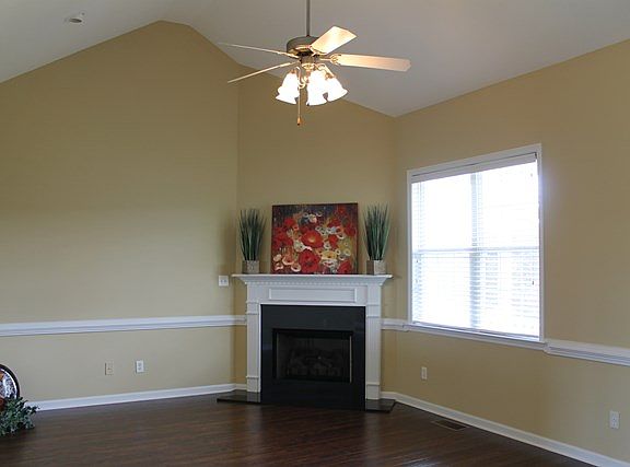 4th image of 127 Willowbrook Dr