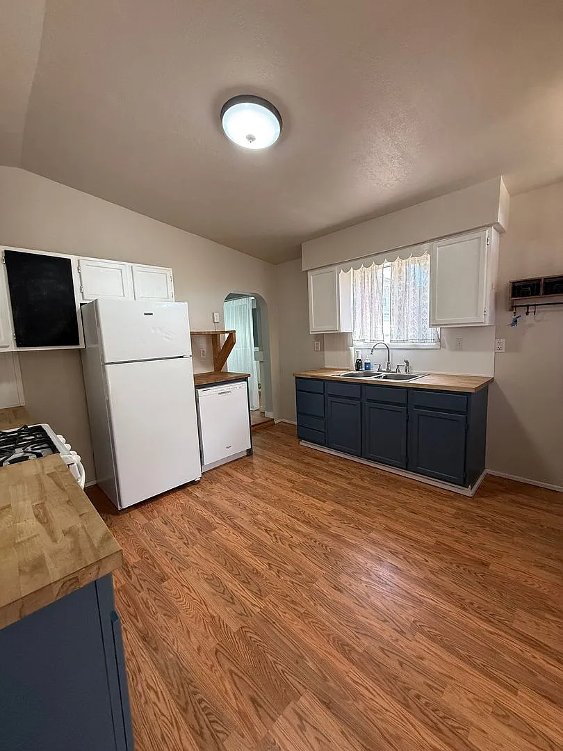 This charming property at 1005 W Park St in walking distants to Montana Tech. — Photo 4