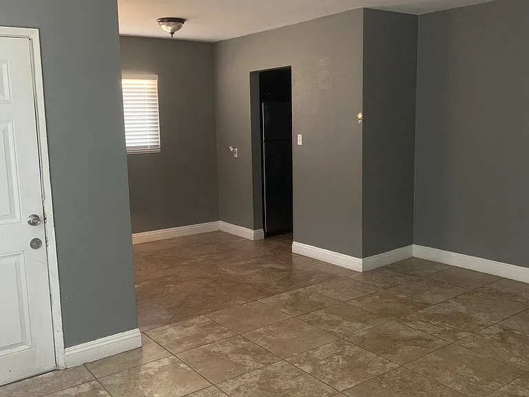 1721 Linden Ave — Photo 26