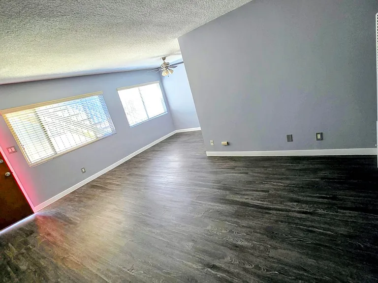 421 Venice Way — Photo 9