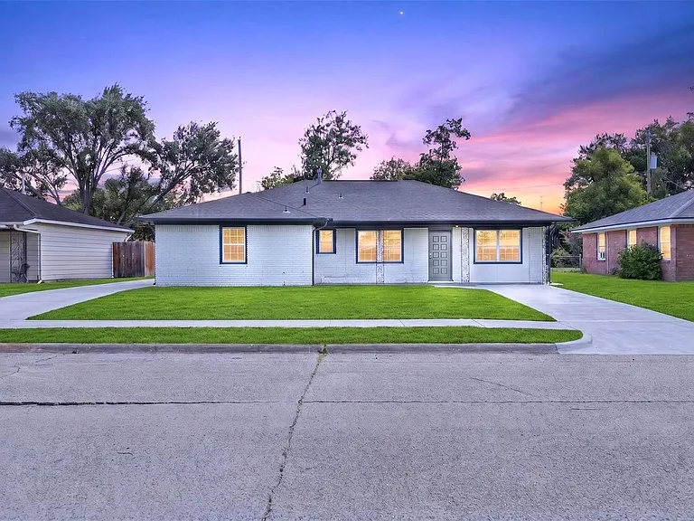 1202 Dogwood Dr — Photo 4