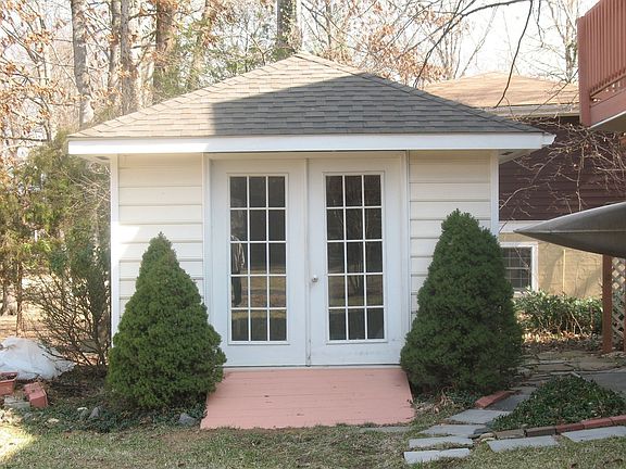4th image of 1904 S Lakeshore Dr