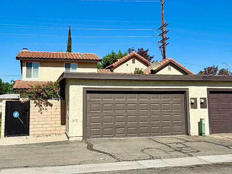 10717 Mountain View Ave — Photo 2