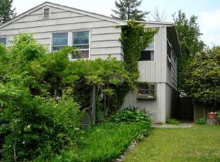 104 Dighton Ave, Portsmouth, RI 02871