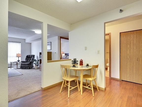 4th image of 6711 Lake Shore Dr #214