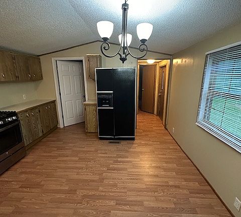 Lots of kitchen storage