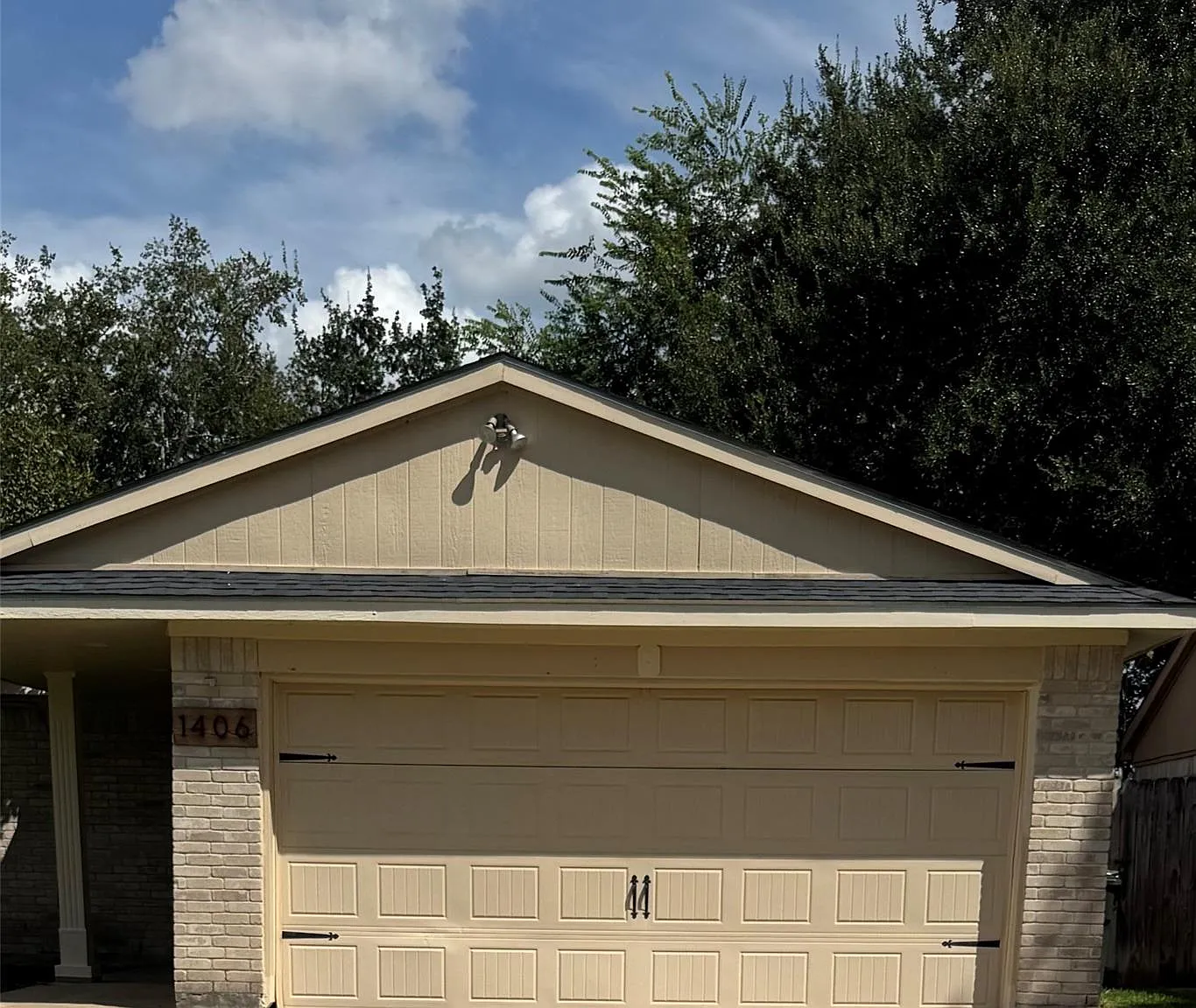 3 bed, 2.0 bath, 1364 sqft, $1,850 — Photo 1