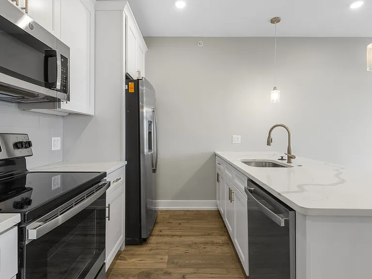 2209 N Broad St — Photo 9