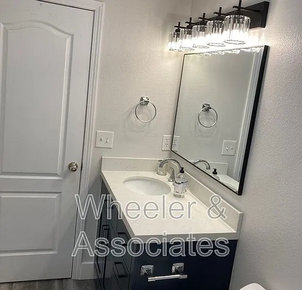 1928 Endicott Cir — Photo 2