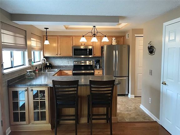 3rd image of 23 New Wickham Dr