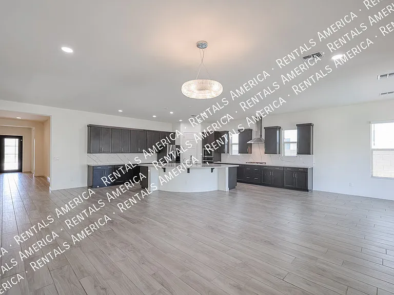 1530 E San Carlos Way — Photo 10