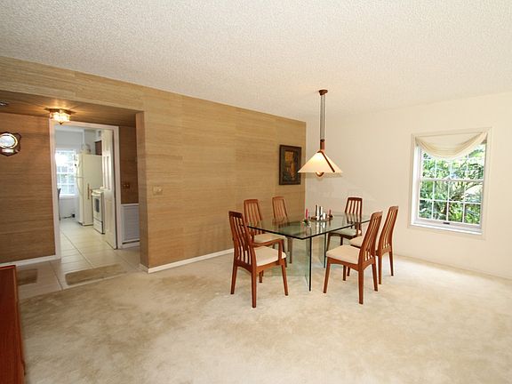 5th image of 101 W Park Shores Cir APT 1W