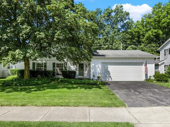 5001 Selkirk Dr, South Bend, IN 46614