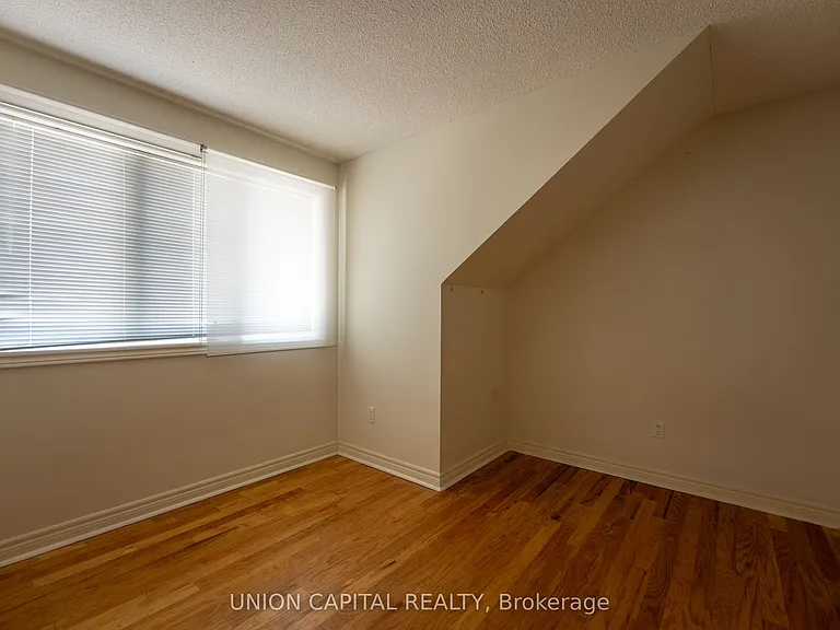 230 Saint George St #1 — Photo 14