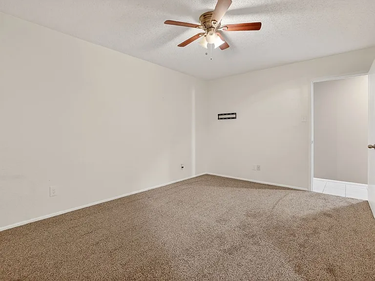 2615 Haynes Dr #B — Photo 24