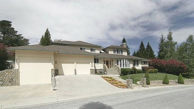 1st image of 118 Lauren Cir