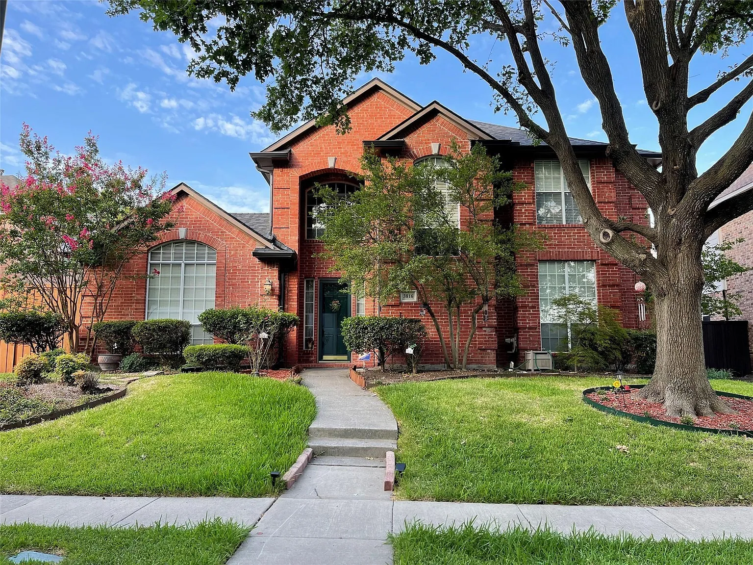4 bed, 3272 sqft, $3,350 — Photo 3