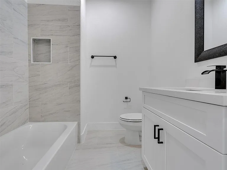 5126 Clover St #A — Photo 14