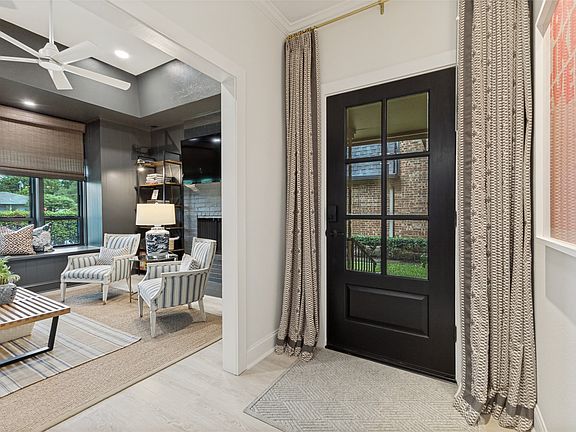 4th image of 5820 Royal Ln