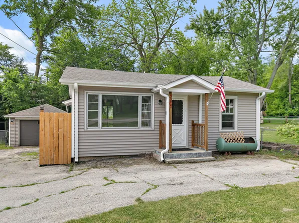 7205 Macarthur Ave, Wonder Lake, IL 60097