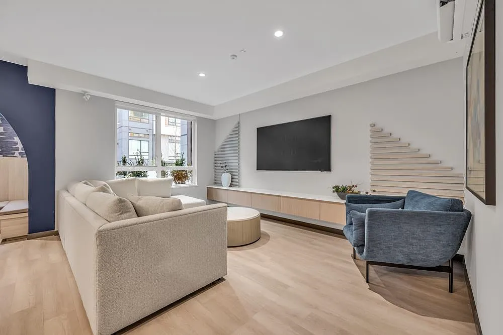 2 bed, 900 sqft, $2,850 — Photo 4
