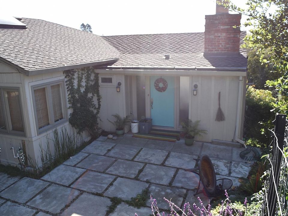 1st image of 10 Marchant Ct