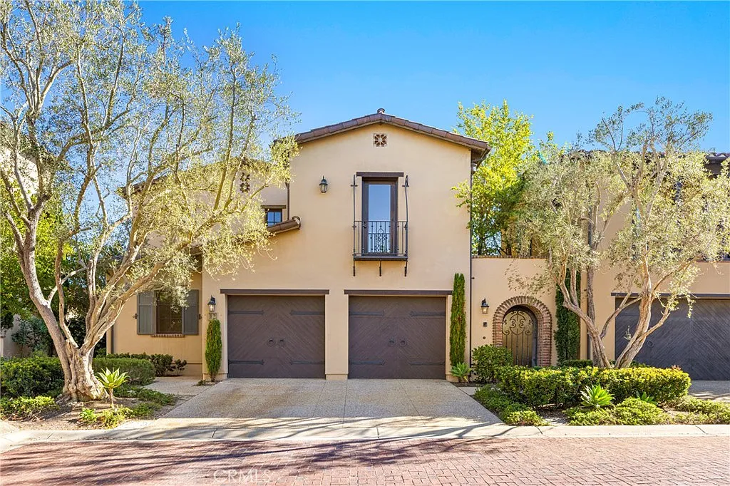 3 bed, 3.5 bath, 2718 sqft, $14,500 — Photo 3