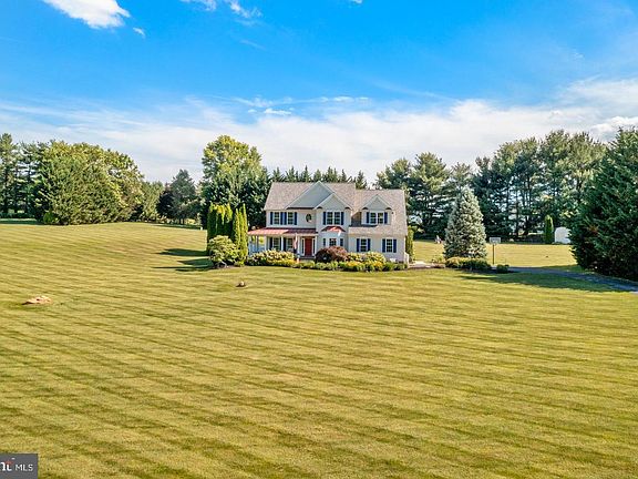 3rd image of 1687 Village Green Dr