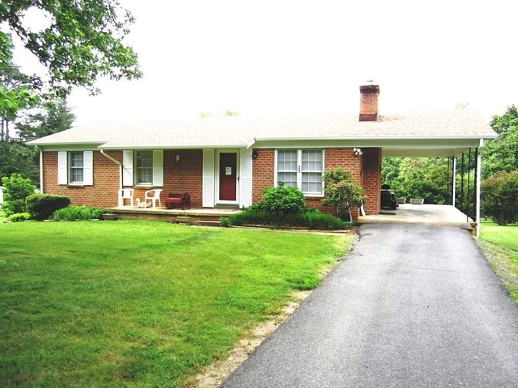 993 Holly Rd photo 1