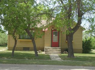 520 4th St SE, Stanley, ND 58784