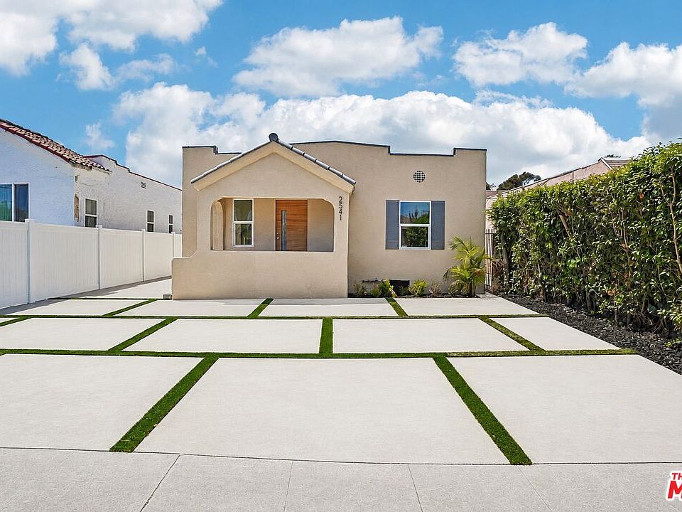 1st image of 2541 Carmona Ave