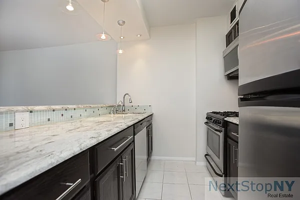Rented by NextStopNY | media 25