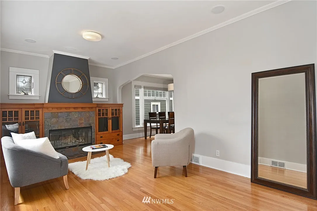 3 bed, 1940 sqft, $4,900 — Photo 3