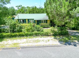 303 E Meridian Ave, Carrabelle, FL 32322
